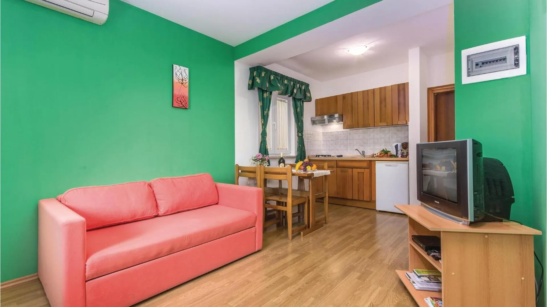 1 Bedroom Lovely Apartment In Tar-Vabriga Croatia