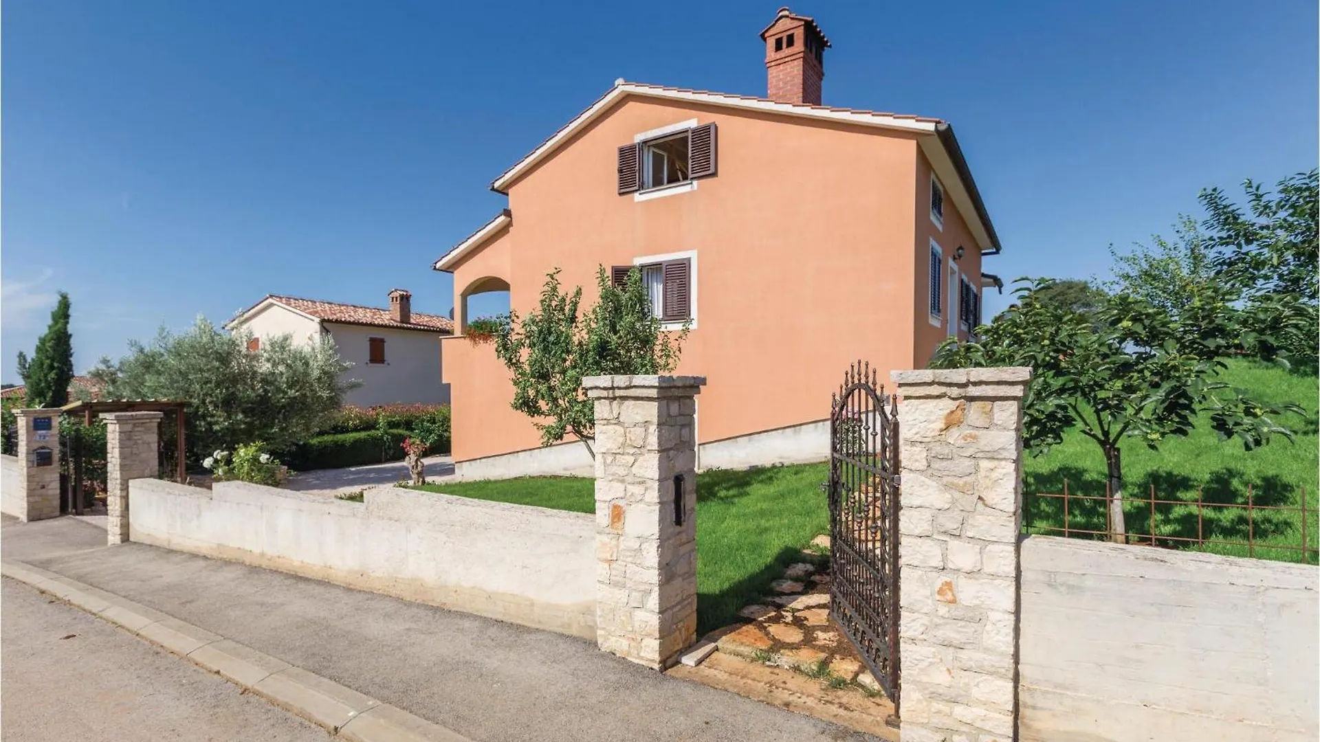 1 Bedroom Lovely Apartment In Tar-Vabriga Croatia