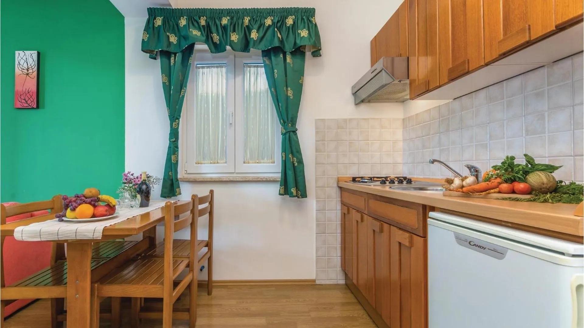 1 Bedroom Lovely Apartment In Tar-Vabriga 0*,