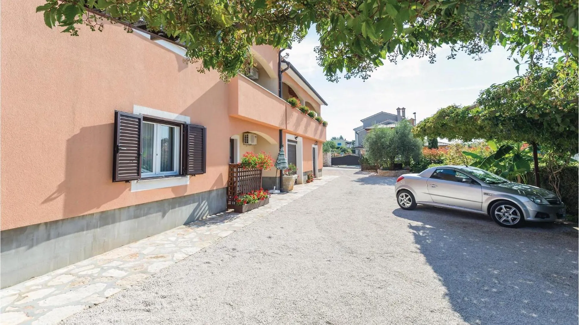 1 Bedroom Lovely Apartment In Tar-Vabriga